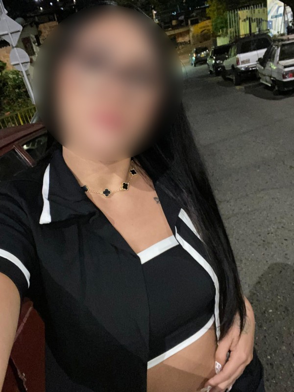 NOA COLOMBIANA GUAPA FIESTERA TRATO DE NOVIOS en torremolinos