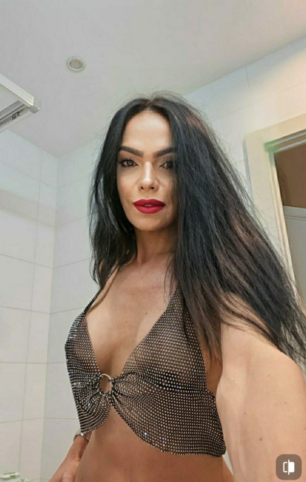 Travesti Morenaza Brazileña disponible en Madrid