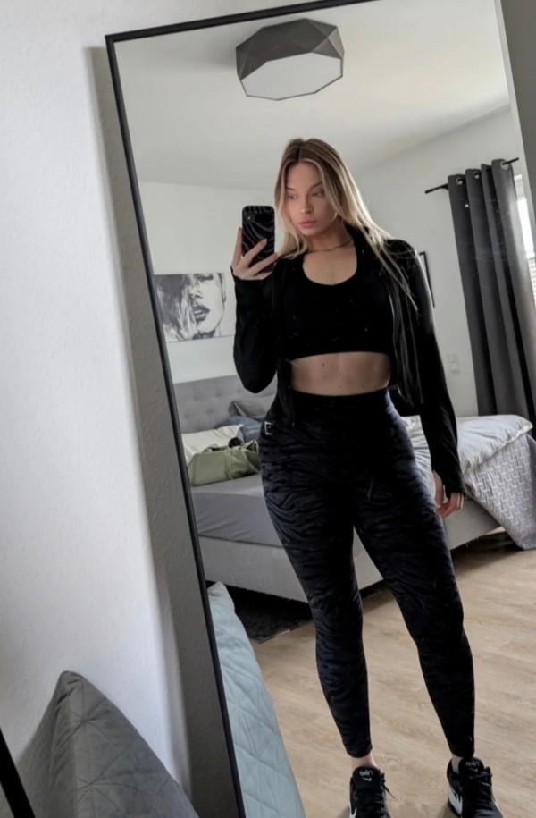 ADRIANA ARDIENTE Y COMPLACIENTE ESPERO CONOCERTE PRONTO