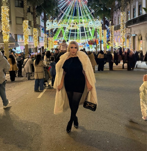 Ni puta Ni santa soy Lais la mas cachonda y lechera