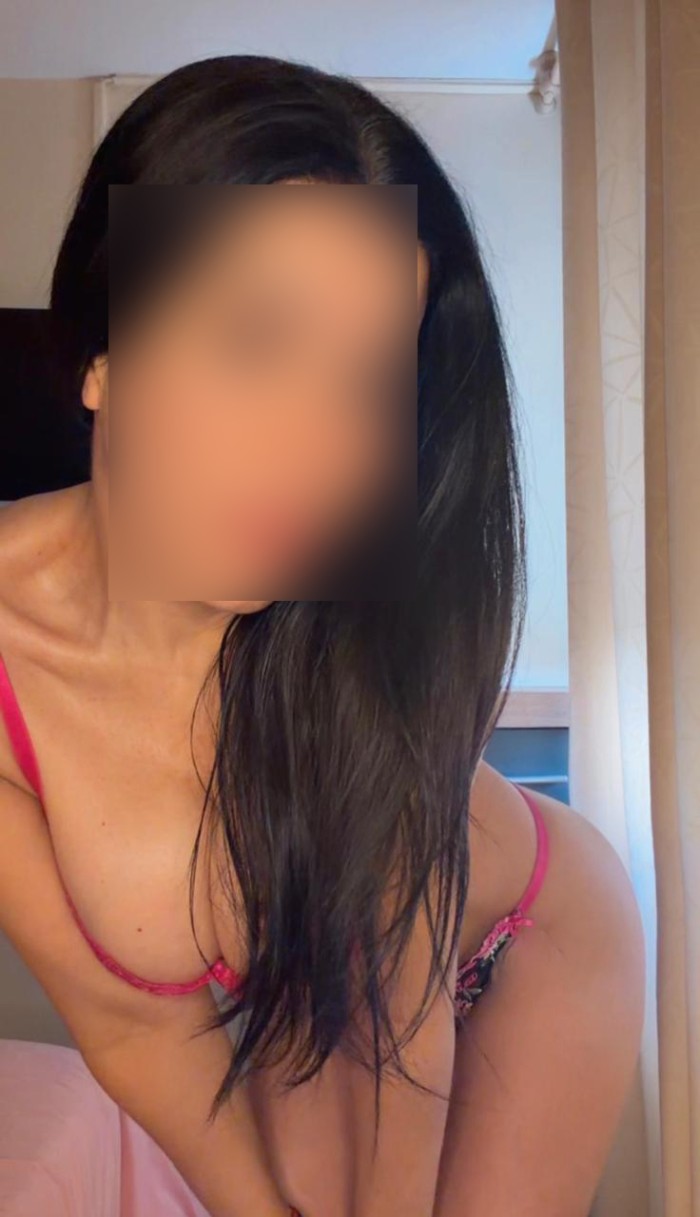 PRECIOSA DIABLILLA SOY MUY CURIOSA ESTOY EN MOSTOL