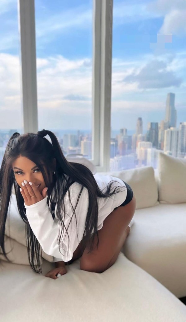 Cubana.. atrevida.. fuego puro