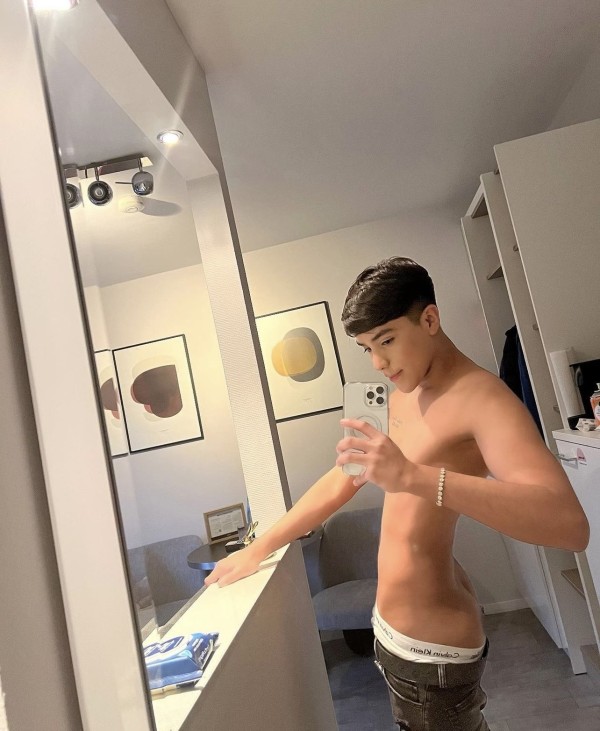 Valentino nuevo en tu ciudad sex depraved