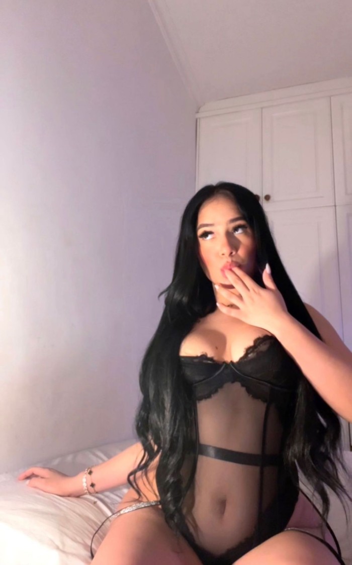 Victoria chica sexy latina