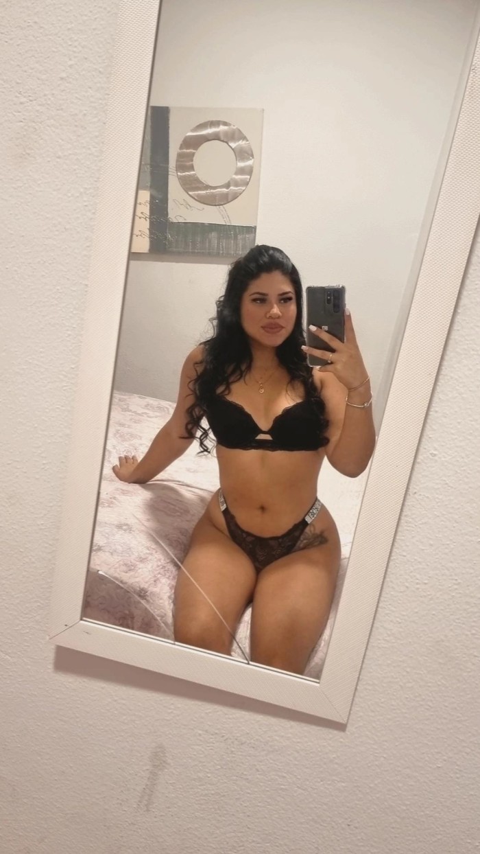 Joven Escort 22 citas y salidas elviria san pedro