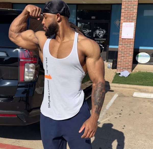 SEXYY JOVEN MORENO ATLÉTICO DOTADO