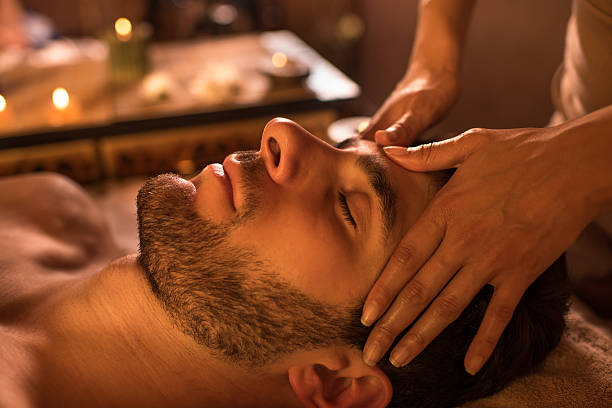BENEFICIOS DEL MASAJE FACIAL,MUJER–HOMBRE