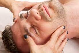 BENEFICIOS DEL MASAJE FACIAL,MUJER–HOMBRE