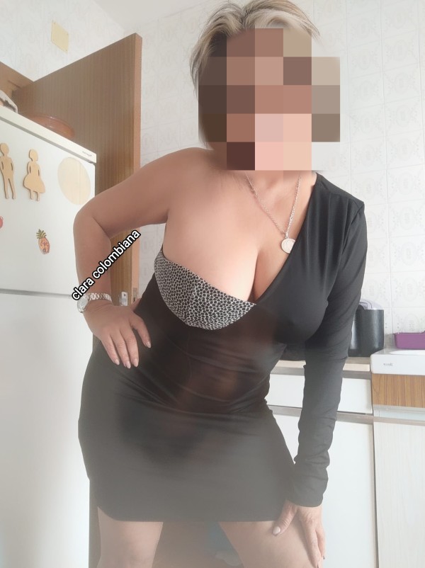 Clara colombiana madurita rubia con curvas lindas