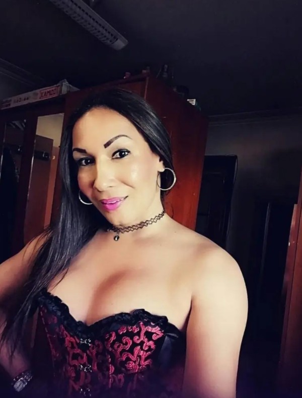 Trans camila .una verdadera mujer con polla.No te dejes engañar mas .