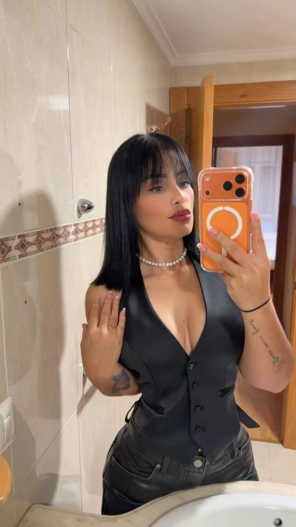 AUNTENTICA BELLEZA COLOMBIANA PRECIOSA EN PALMA