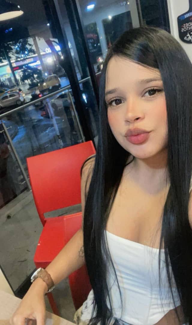 ANTONELLA MORBOSA FIESTERA CACHONDA IMPLICADA