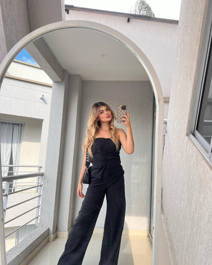 Rubia complaciente muy morbosa fiestara al tope.