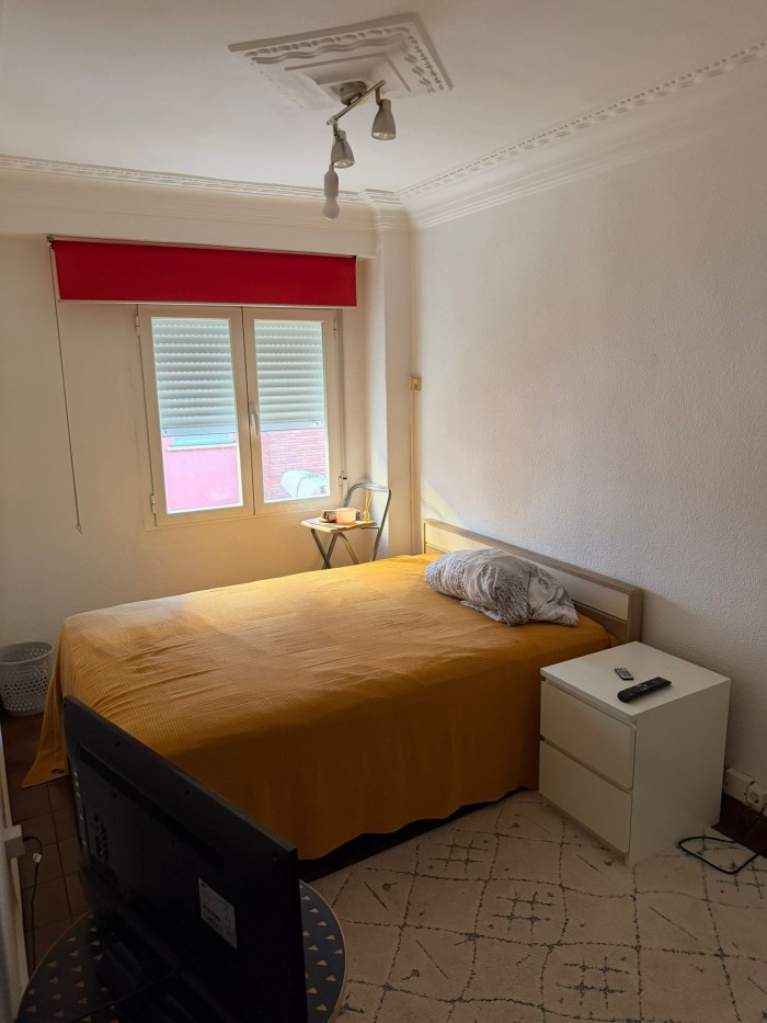 Se alquila habitación en Zaragoza buena zona