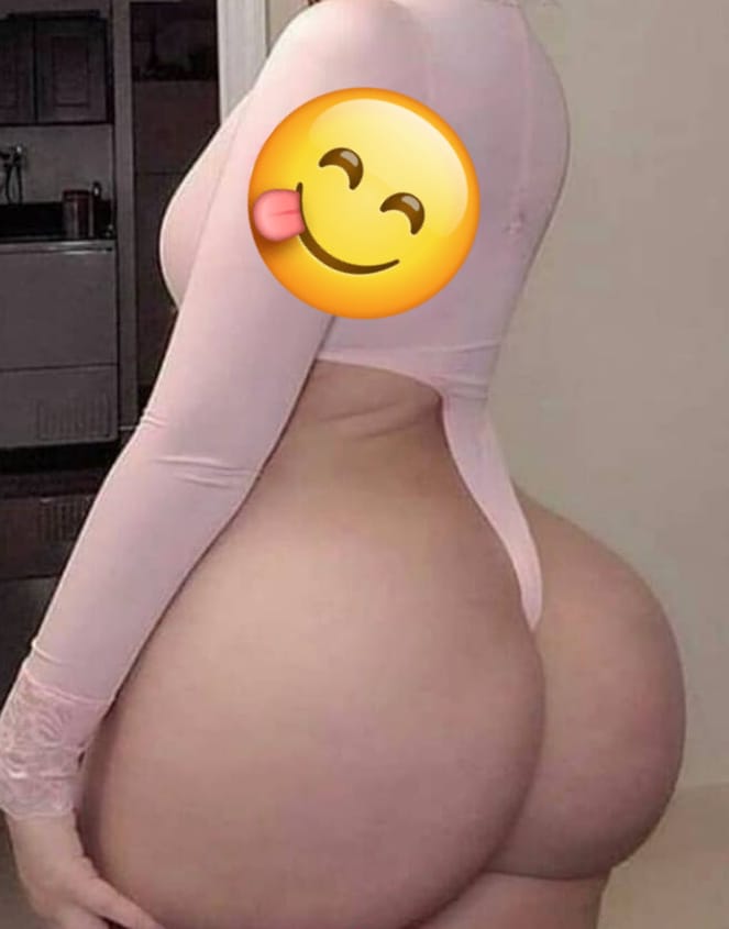 Con culo tragón y coño apretado y baboso