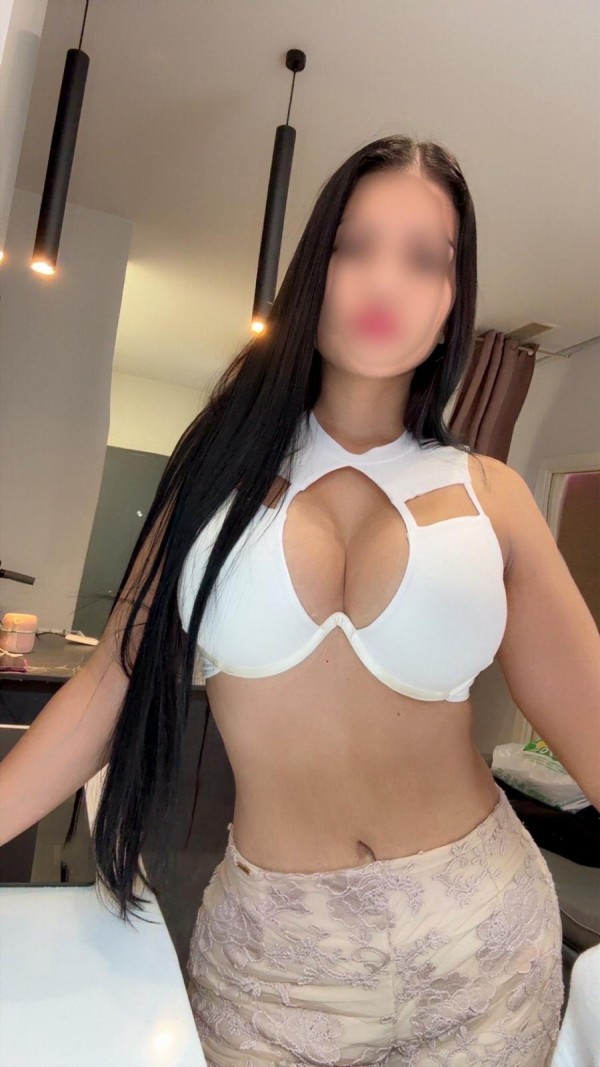 MIA, ELEGANCIA CON CHISPA IRRESISTIBLE 661061799