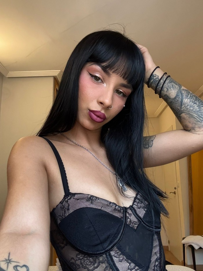 Española teen  tatuada muy viciosa en Torremolinos