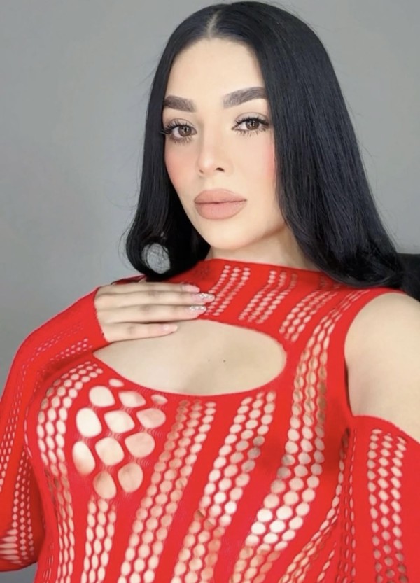 CRISTINA FIESTERA PUTISIMA CACHONDA RECIÉN LLEGADA