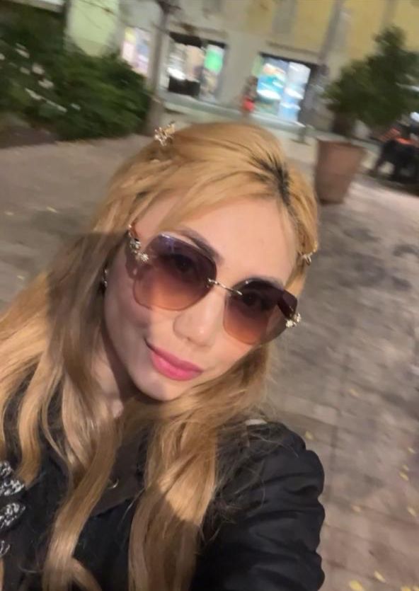 SOMOS 4 AMIGUITAS .. CON CURVAS DE INFARTO