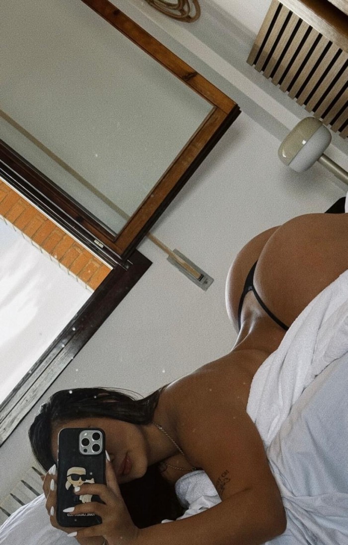 Dos chicas 1h 160€ 3h 400€