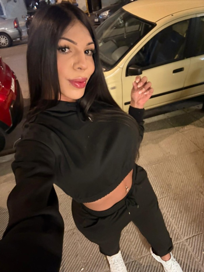 Sexy Melanny pollona y lechera de paso por Madrid