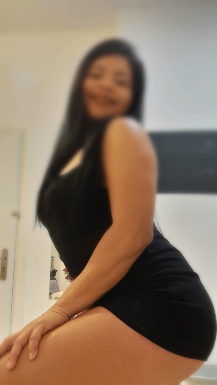 ARDIENTE SENSUAL COMPLACIENTE SEXO ADICTIVO