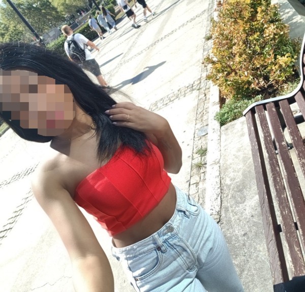 NIKOL ARDIENTE Y APASIONADA