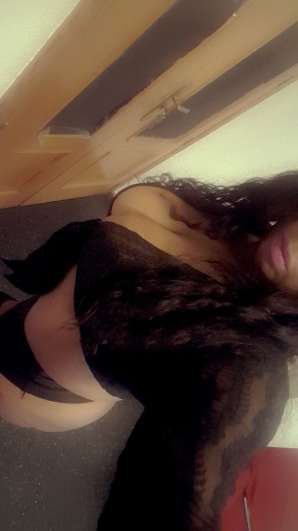 PLACENTEROS  Y  RELAJANTES   MASAJES PROSTATICO   CHICA  MUY  COMPLASIENTE