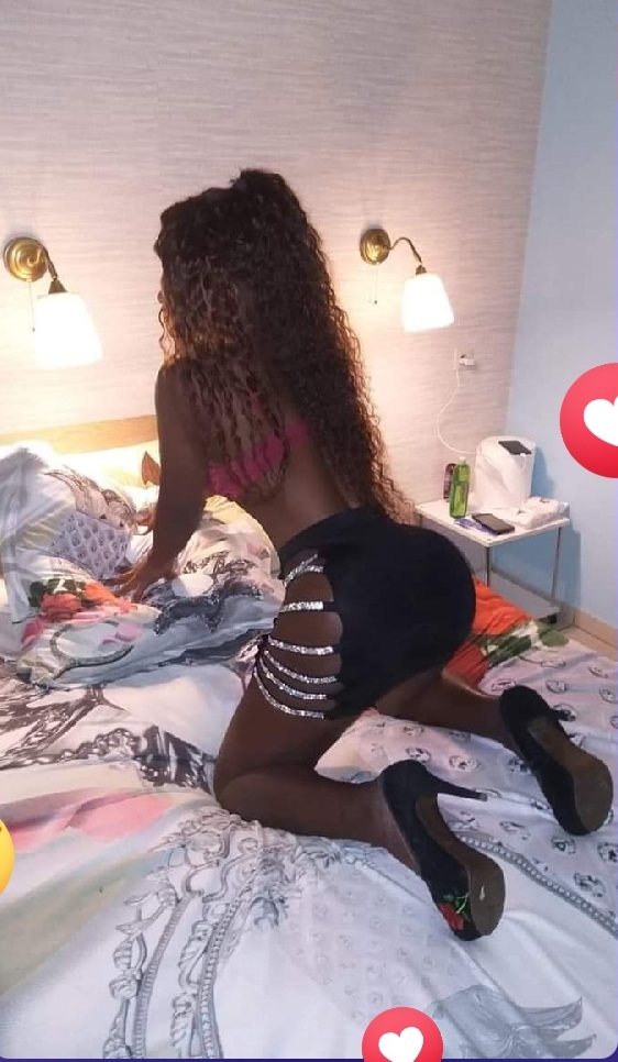 EVA LUNA TRANS la tina fiestera dotada CAMAS