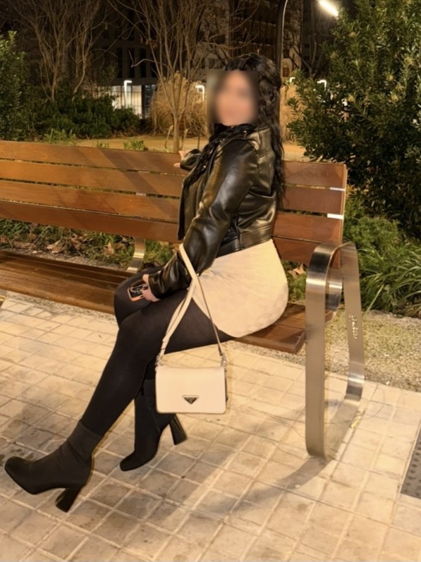 VALENTINA · 23 · VENEZOLANA