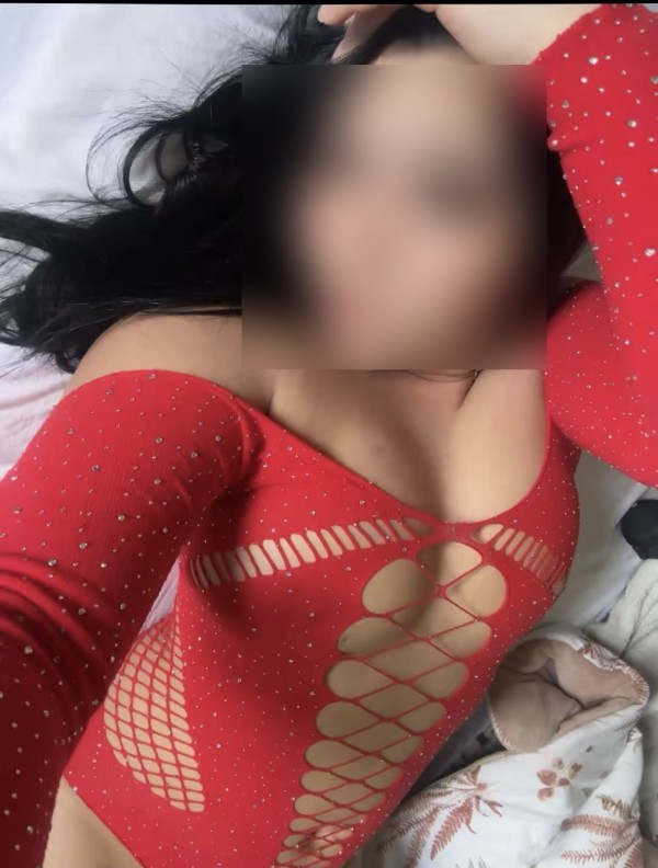 VALENTINA · 23 · VENEZOLANA