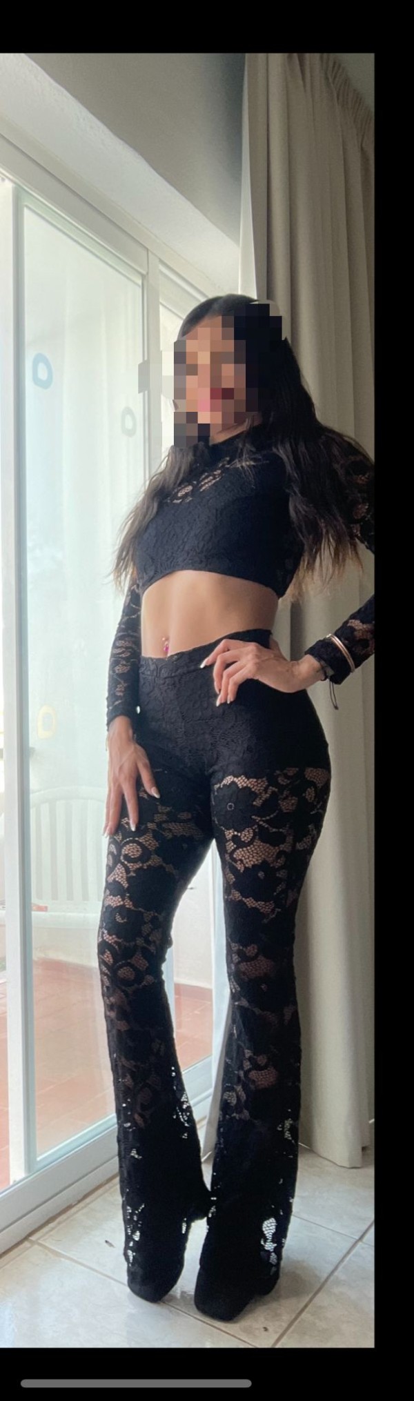 Cloe venezolana cercana y buena energía