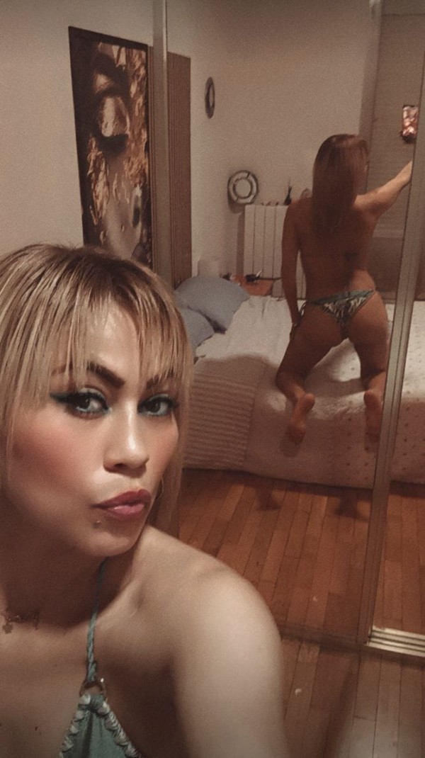 Natalia real hermosa rubia