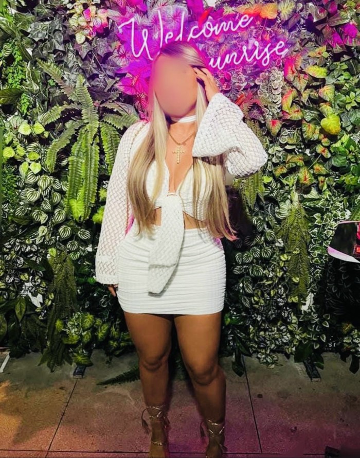 Belleza, muy complaciente 24 horas