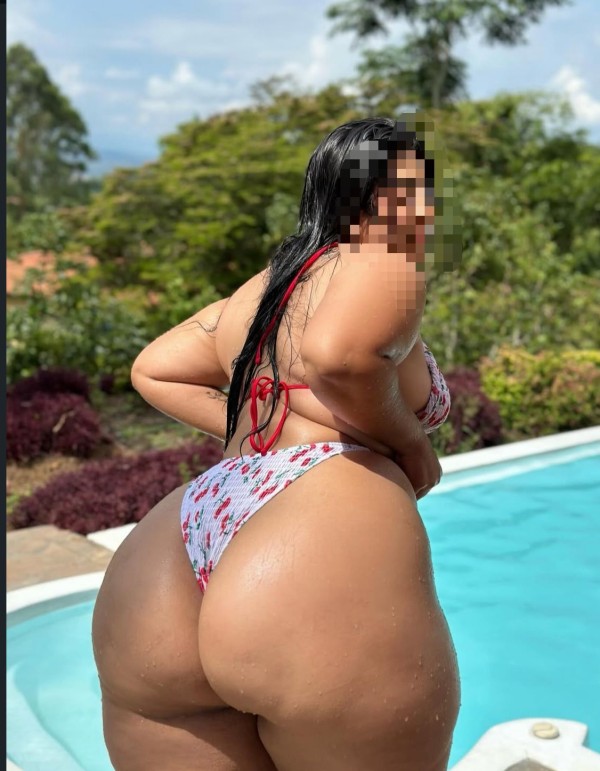 Fogosa y con el chochito apretadito súper ricooo