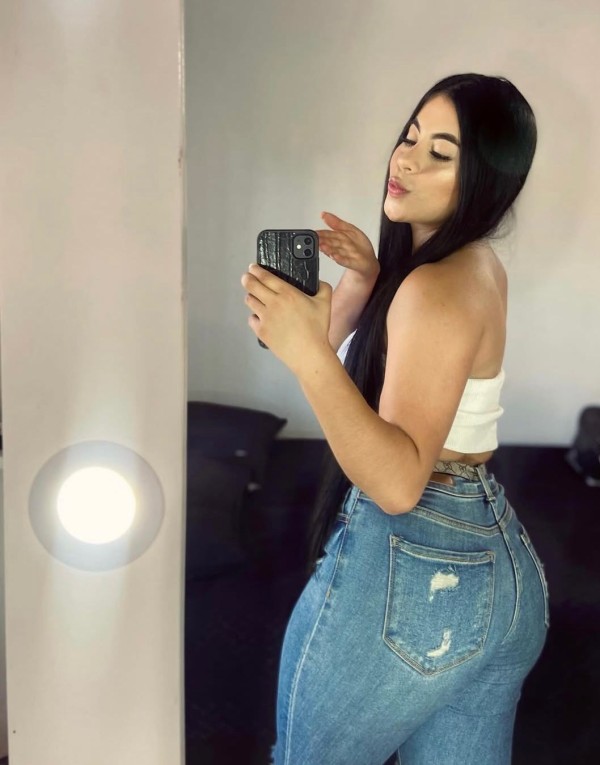 Seré tu novia tú amante o tú chica tudela