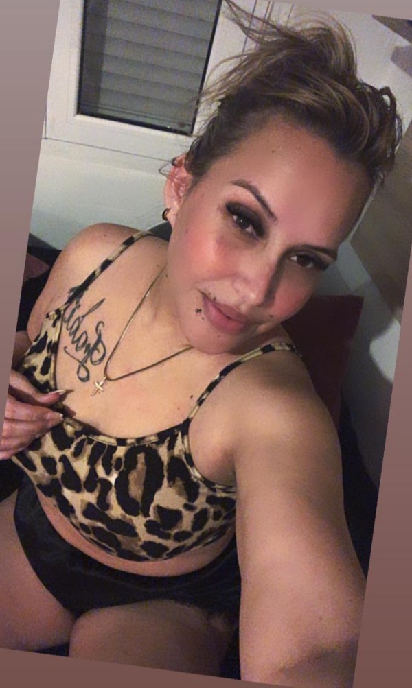 Llamame Chika Latina  cachonda cariño ven