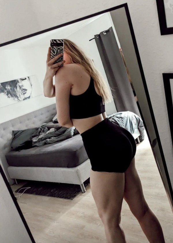 Soy una Rubia Nueva en Barcelona HOSPITALET DE LLOBREGAT ESPERO CONOCERTE