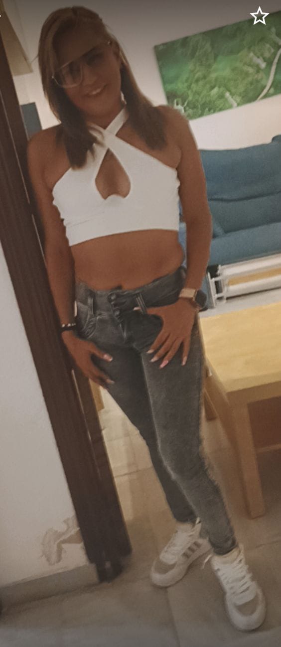 Natalia real hermosa rubia