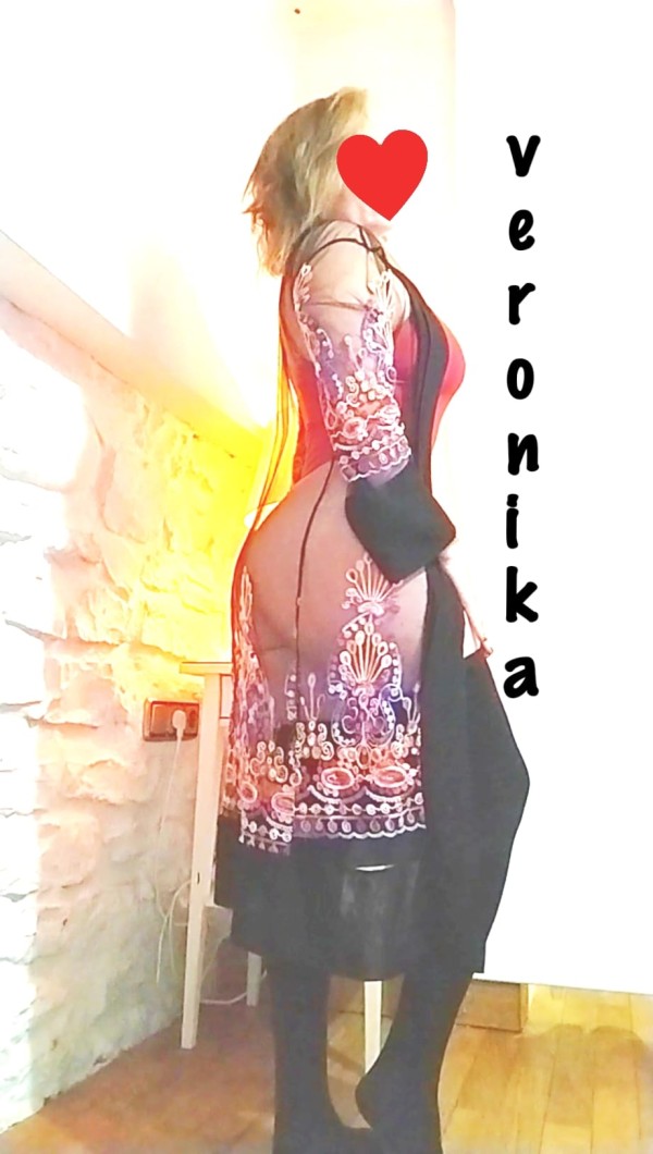 RUBIA, ADICTA AL SEXO CON MUCHAS GANAS