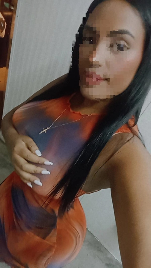 MUY COMPLETA Y UN PIBONAZO DE MUJER