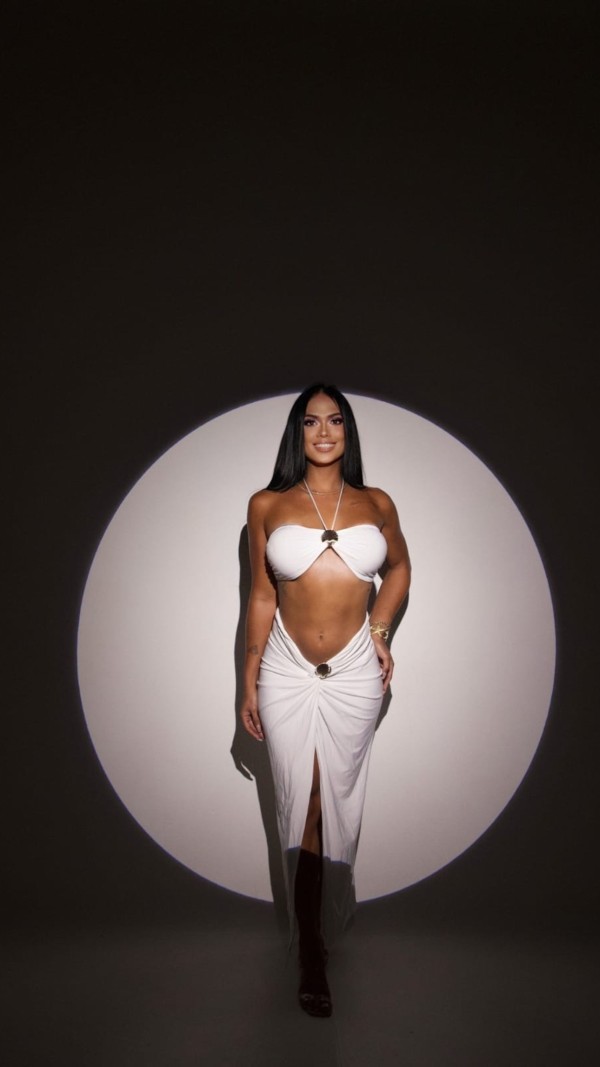 ANGELICA GIBSON -La diosa de las fiesta diversión VIP