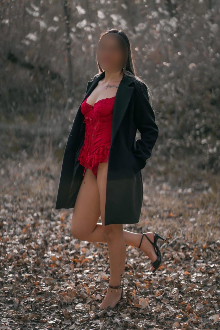 UNA RICA DIOSA PARA PASARLA SABROSO 675386581