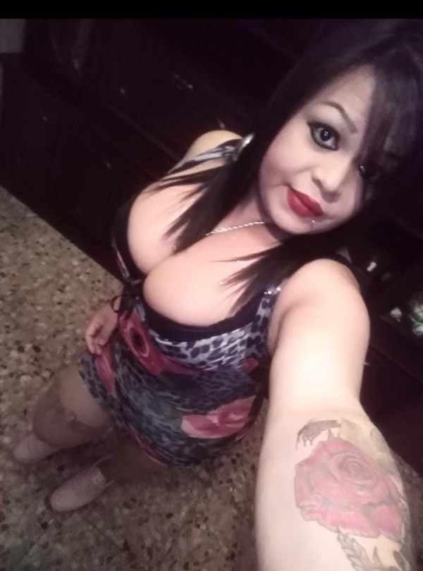 Fiestera cariñosa morbosa