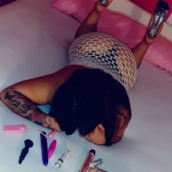 Fiestera cariñosa morbosa