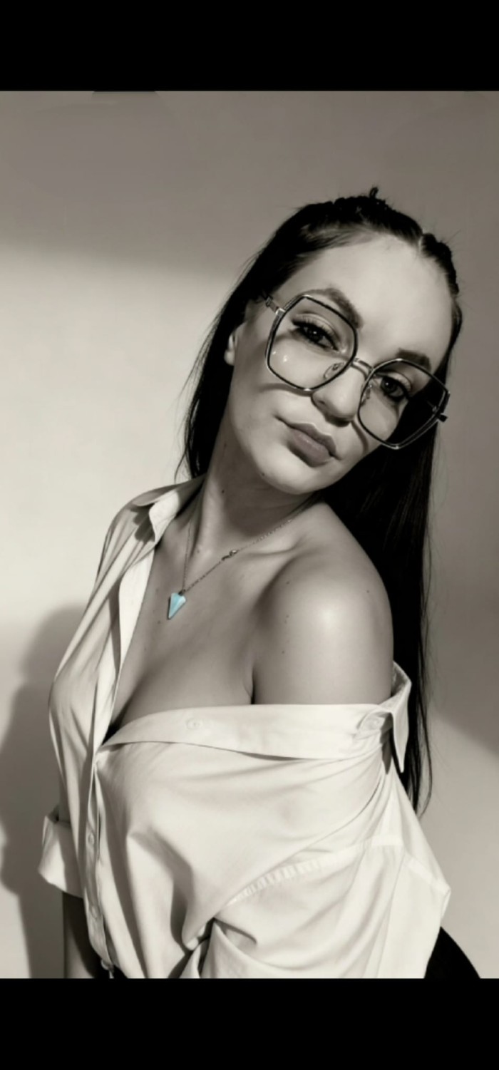 EVA JOVEN ITALIANA CARIÑOSA Y COMPLETA NOVEDAD