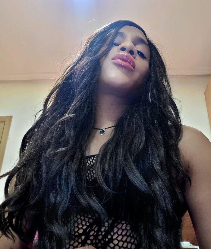 Hola soy trans mulata cubana 25 años