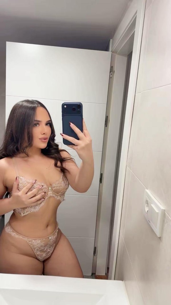 NOVEDAD MORENITA MORBOSA  ALMERIA 24/7