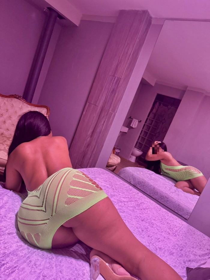 morenita con un rico culo…salidas