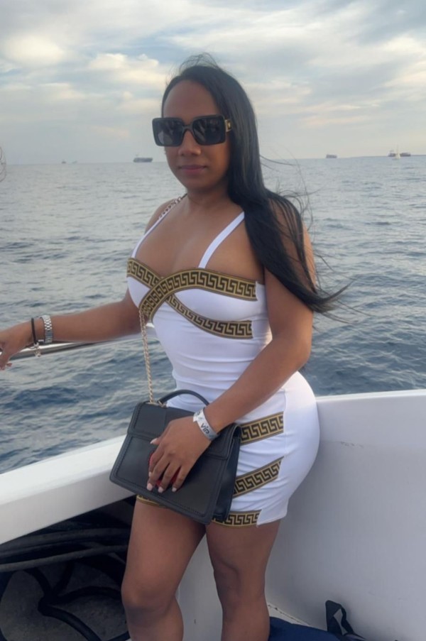 COMEME LA POLLA ESTOY LLENITA DE LECHE SOY VICIOSA Y FIESTERA